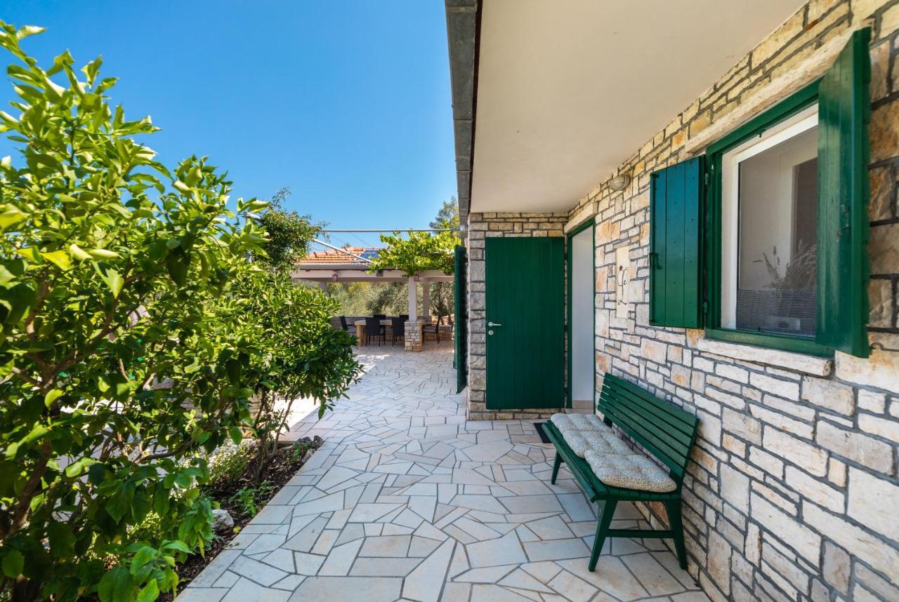 Holiday Home Liberan فيلا لوكا المظهر الخارجي الصورة
